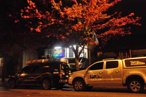 A Fiona e a Tanajura (4x1), encontro de carros brasileiros na frente do Boteco Brasil, em Vancouver, no Canadá